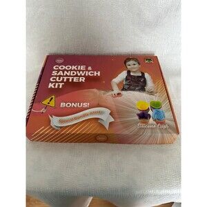 Lotteli, Cookie & Sandwich Cutter Kit for children, 8 cutters, 12 silicone cups